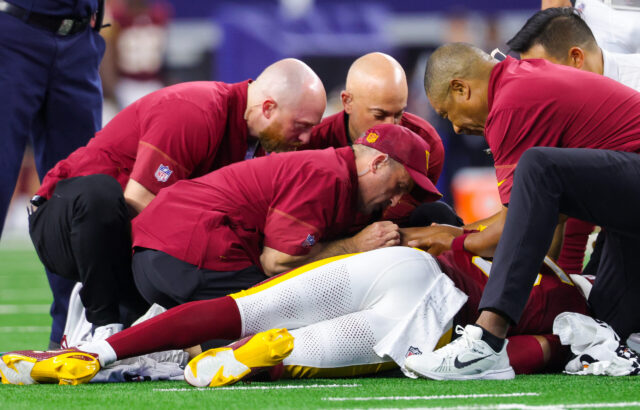 jayden-daniels-lesion-codo-cowboys-aprovechan La reciente lesión de Jayden Daniels permite a los Cowboys sacar ventaja en la competencia, un giro inesperado en la temporada.