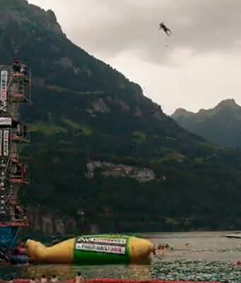 Un nuevo récord Guinness en Suiza por un saltador audaz Descubre la increíble hazaña de un saltador suizo que logró un récord Guinness volando 28 metros.