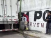 Locomotora provoca daños en Edomex afectando postes y vehículos Un incidente con una locomotora en Edomex dejó daños materiales significativos, pero afortunadamente, no hubo personas lesionadas.