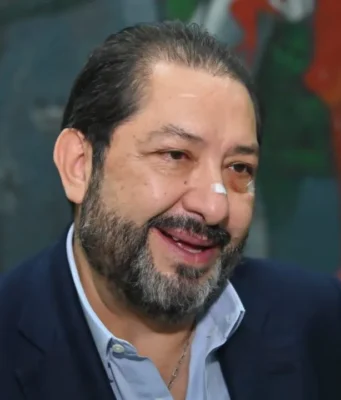 Francisco Vázquez asegura que las labores legislativas son prioridad en el Estado de México El político Francisco Vázquez enfatiza la importancia de enfocarse en el trabajo legislativo sin distracciones por ambiciones personales.