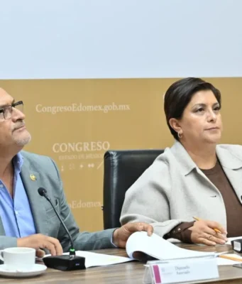 Propuesta naranja busca democratizar la información municipal en México Analizan una nueva propuesta para facilitar el acceso a la información municipal en el Estado de México. Descubre más aquí.