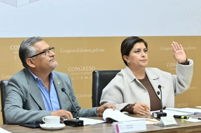 propuesta-naranja-busca-democratizar-la-informacion-municipal-en-mexico Analizan una nueva propuesta para facilitar el acceso a la información municipal en el Estado de México. Descubre más aquí.