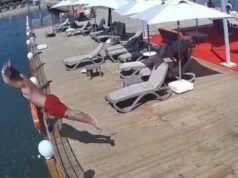 Trágica muerte de un turista tras zambullirse en agua poco profunda Un turista perdió la vida tras lanzarse de cabeza en una zona de solo 50 centímetros de profundidad.