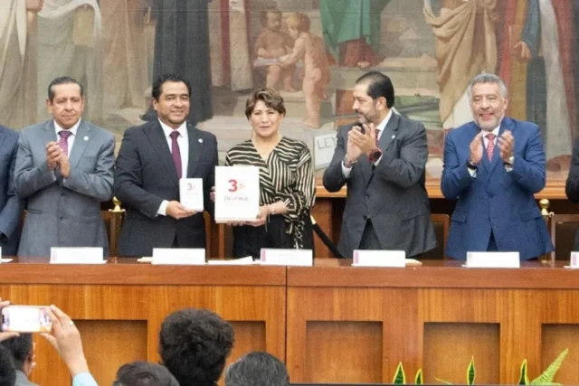 delfina-gomez-presenta-su-tercer-informe El Congreso del Estado de México recibe el Tercer Informe de Delfina Gómez, marcando un hito en su gestión política.